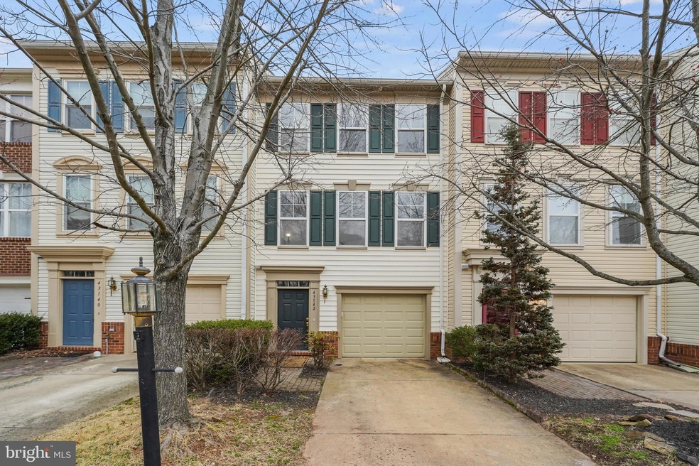 43142 Huntsman Square, Broadlands, VA 20148 - photo 1