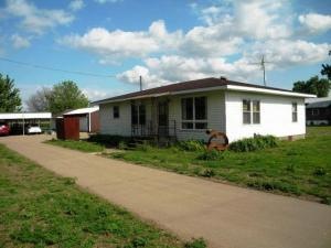 Newer Home or Sportsman's Paradise!