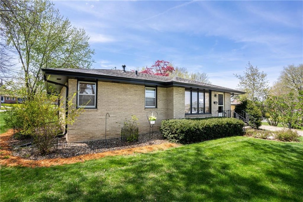 3202 E 26th St, Des Moines, IA 50317 - photo 1