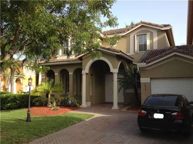 10952 NW 48th Ln, Doral, FL 33178 - photo 1