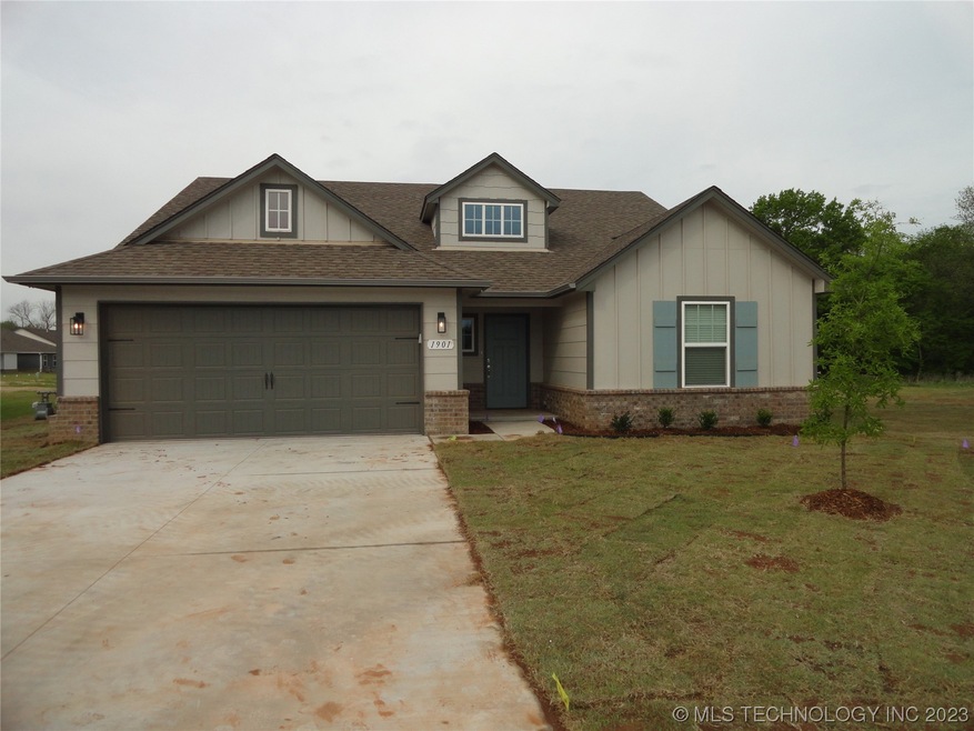 1901 E Tucson Place, Broken Arrow, OK 74011 - photo 1