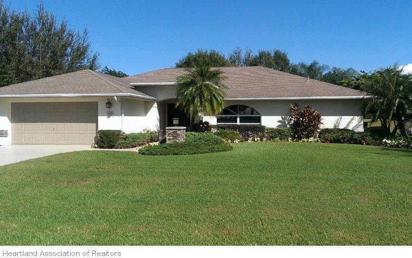 44 Meadowlake Cir N, Lake Placid, FL 33852 - photo 1