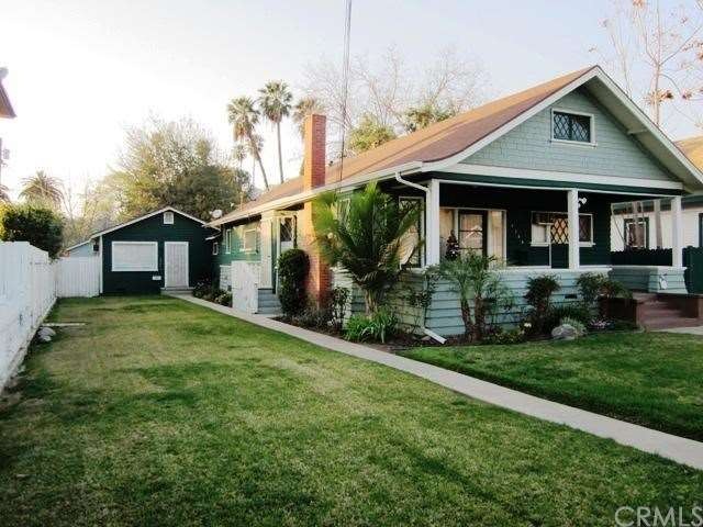 Great Tri-Plex  Historic Riverside; 3255 (Front En