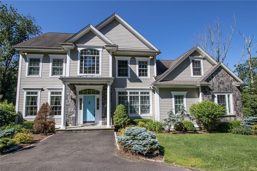 33 Aunt Pattys Ln W, Bethel, CT 06801 - photo 1