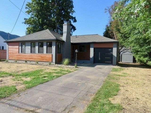 122 Parsons St, Easthampton, MA 01027 - photo 1