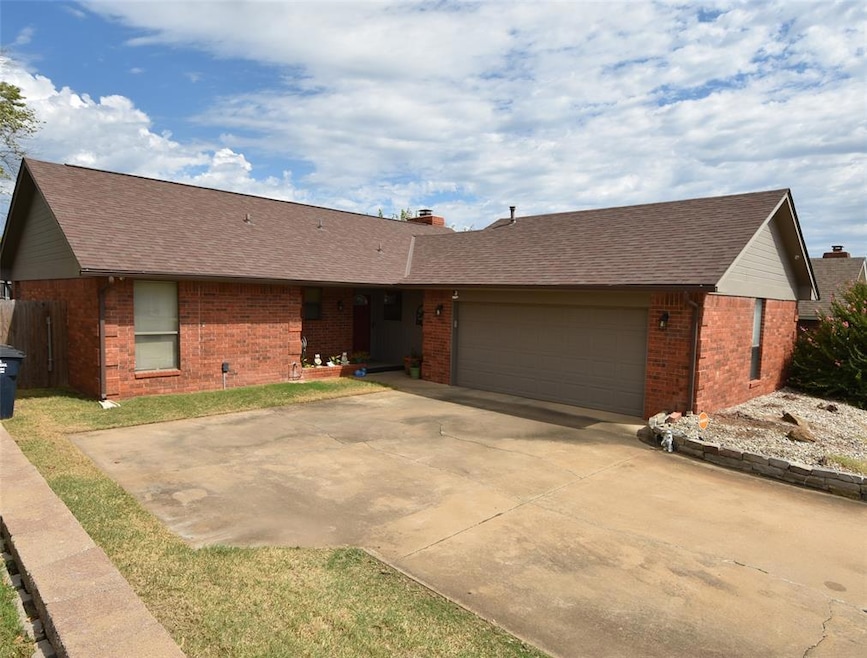 1202 Windsor Place, Shawnee, OK 74804 - photo 1