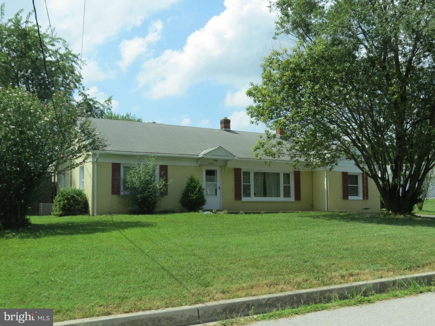 6326 Barnett Ave, Sykesville, MD 21784 - photo 1