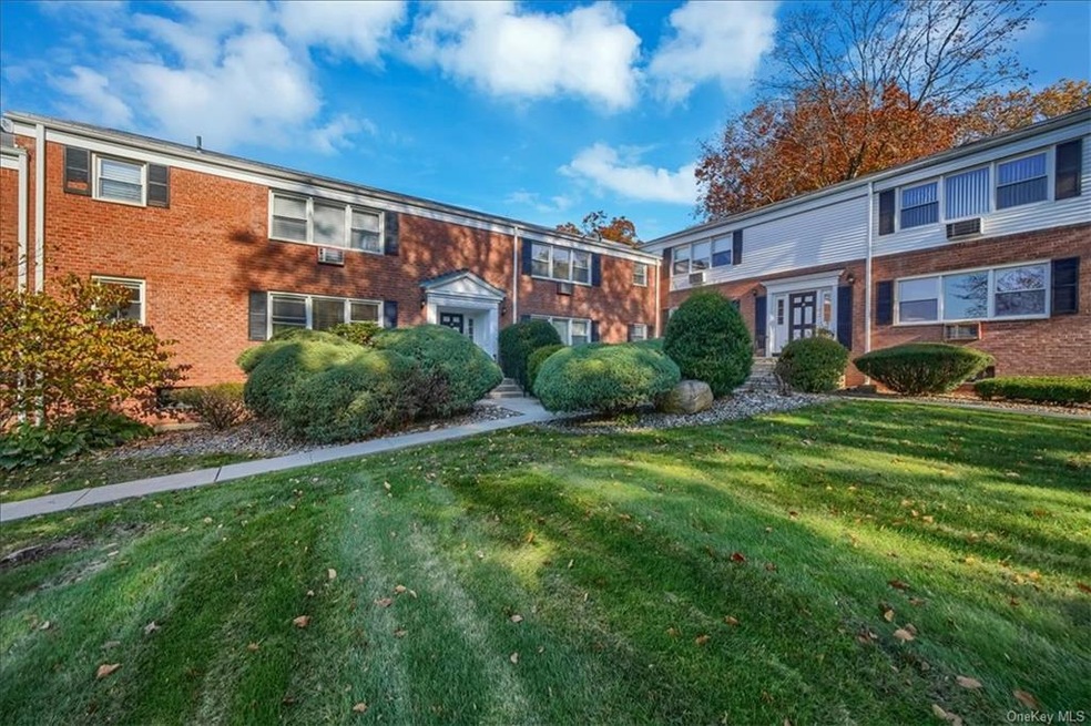 10 Lenox Ct unit 805, Suffern, NY 10901 - photo 1