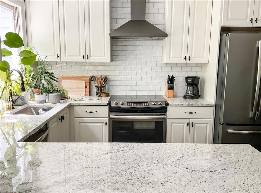 102 Fawn Ridge Ln unit 102, Norwalk, CT 06851 - photo 1