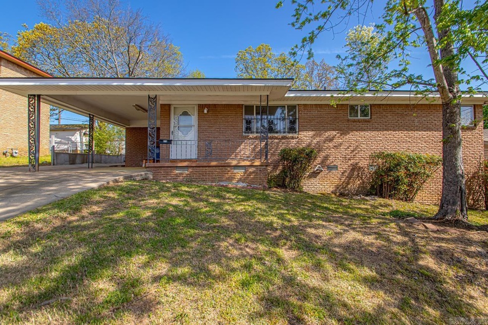 819 W 55th St, North Little Rock, AR 72118 - photo 1