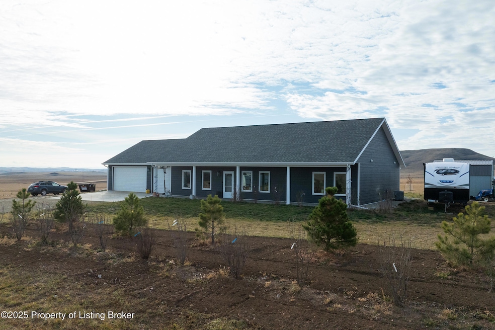 10720 30f St SW, Dickinson, ND 58601 - photo 1