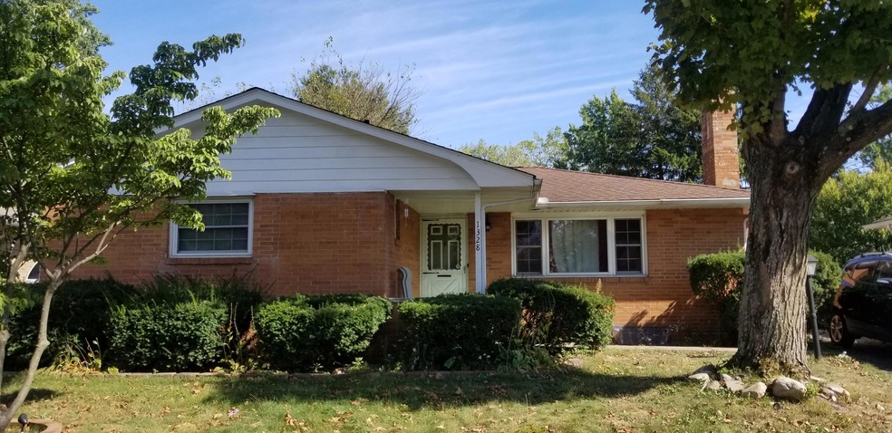 1328 Hamlin Place, Columbus, OH 43227 - photo 1