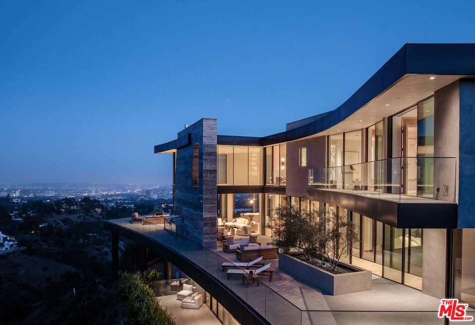 For Sale $25,900,000 • Co-Listing Agent