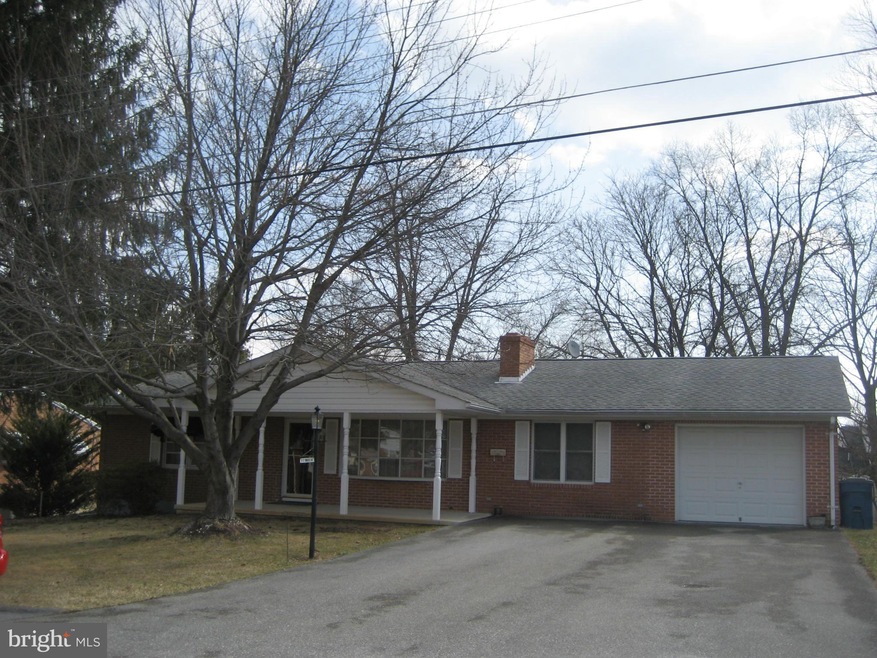 10925 Graystone Dr, Hagerstown, MD 21740 - photo 1