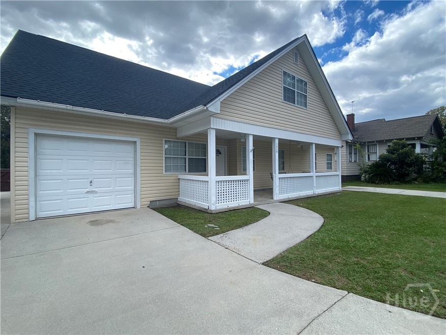 1315 Bonaventure Rd unit UPSTAIRS, Savannah, GA 31404 - photo 1