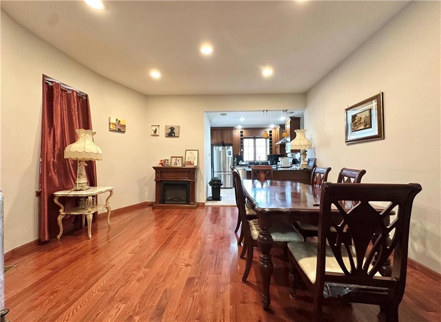 Sold $1,325,000 • Co-Listing Agent