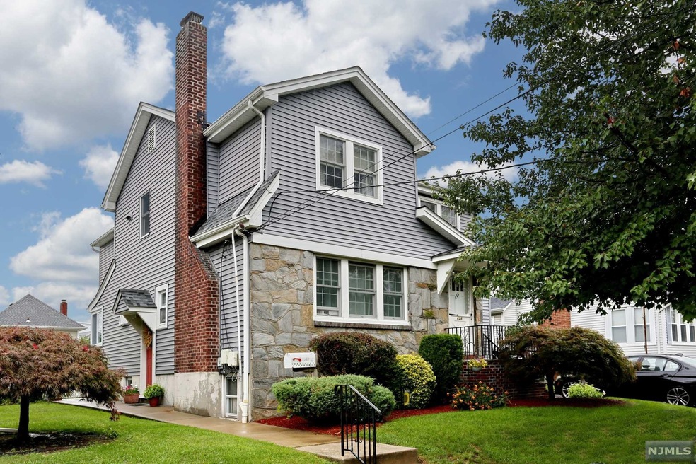 628 2nd Ave, Lyndhurst, NJ 07071 - photo 1