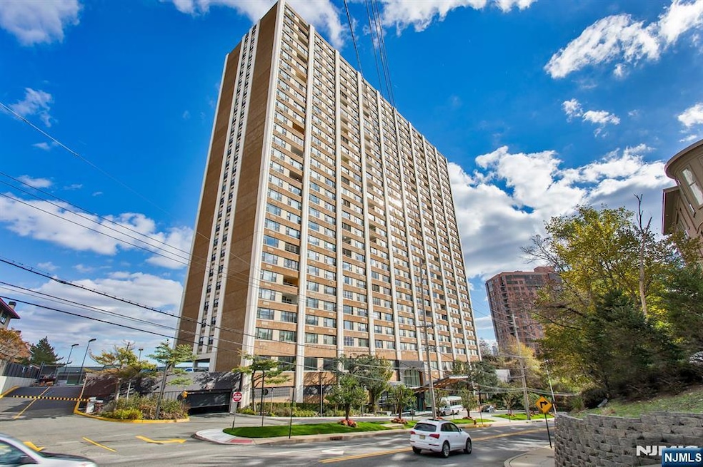 Briarcliff unit 22K, Cliffside Park, NJ 07010 - photo 1