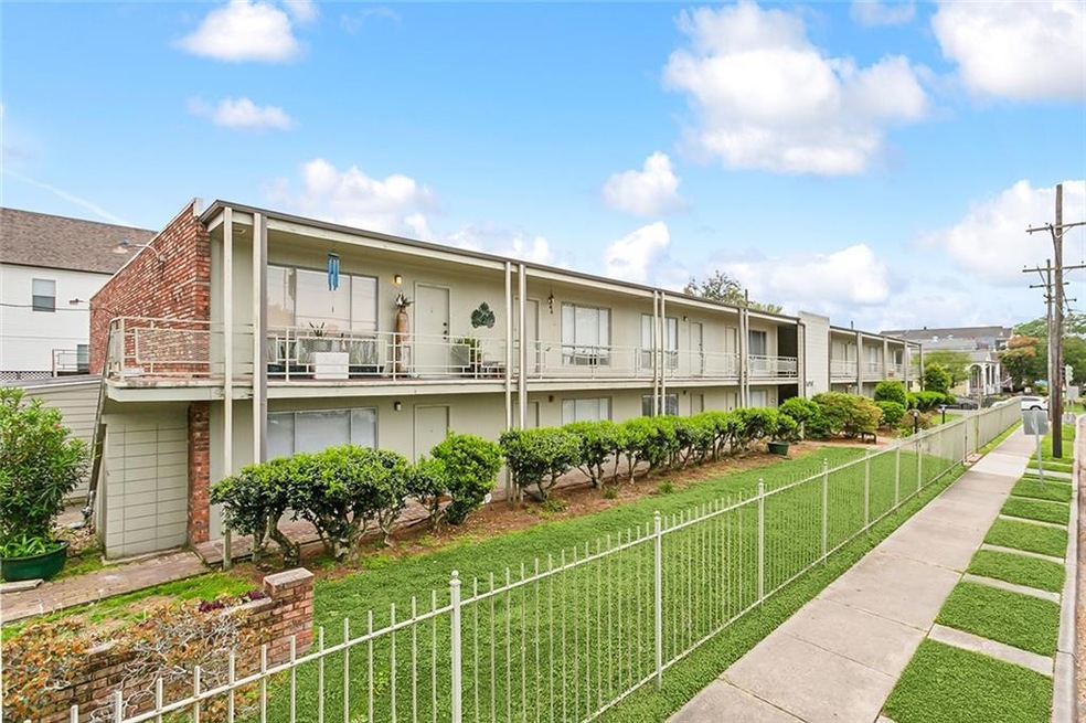 801 Henry Clay Ave unit 212, New Orleans, LA 70118 - photo 1