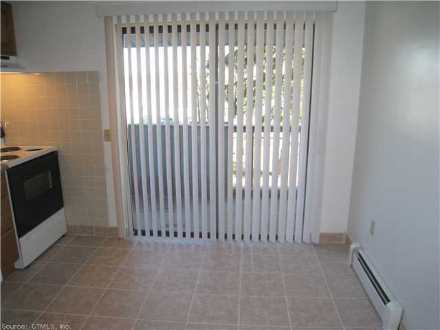 90 Wakelee Rd unit 7, Waterbury, CT 06705 - photo 1