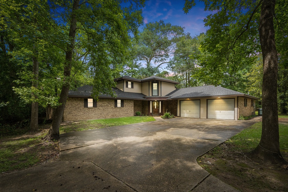 29611 E Hawthorne Dr, Spring, TX 77386 - photo 1