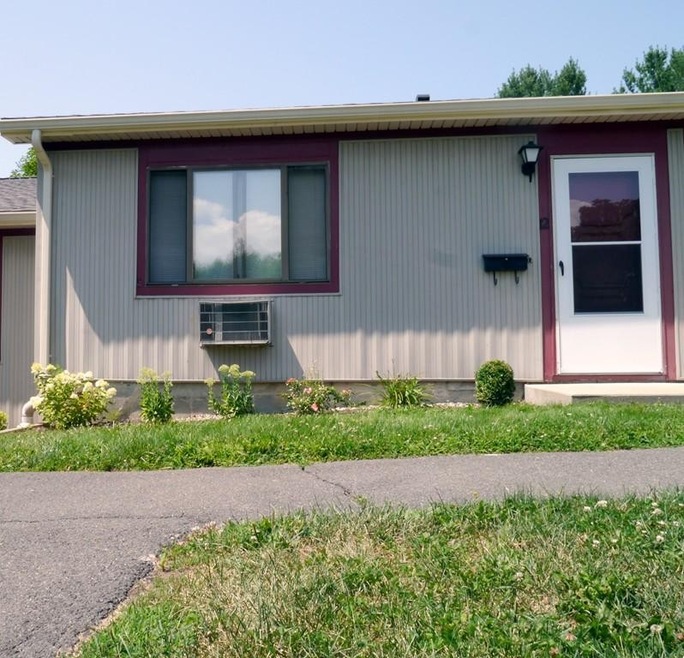 170 E Hadley Rd unit 12, Amherst, MA 01002 - photo 1