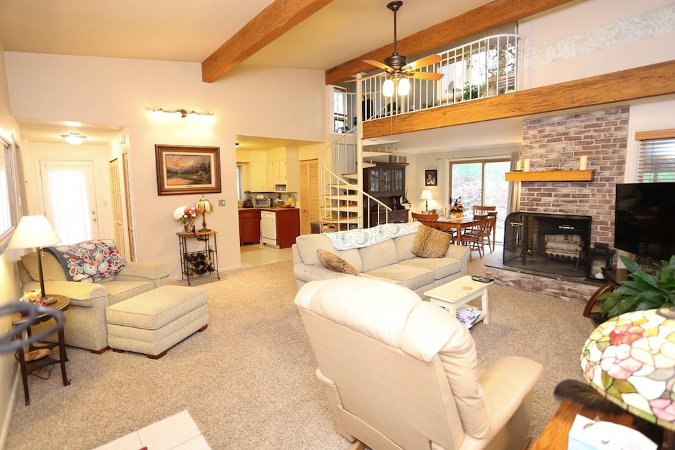 5 Greenwood Ln, South Hadley, MA 01075 - photo 1