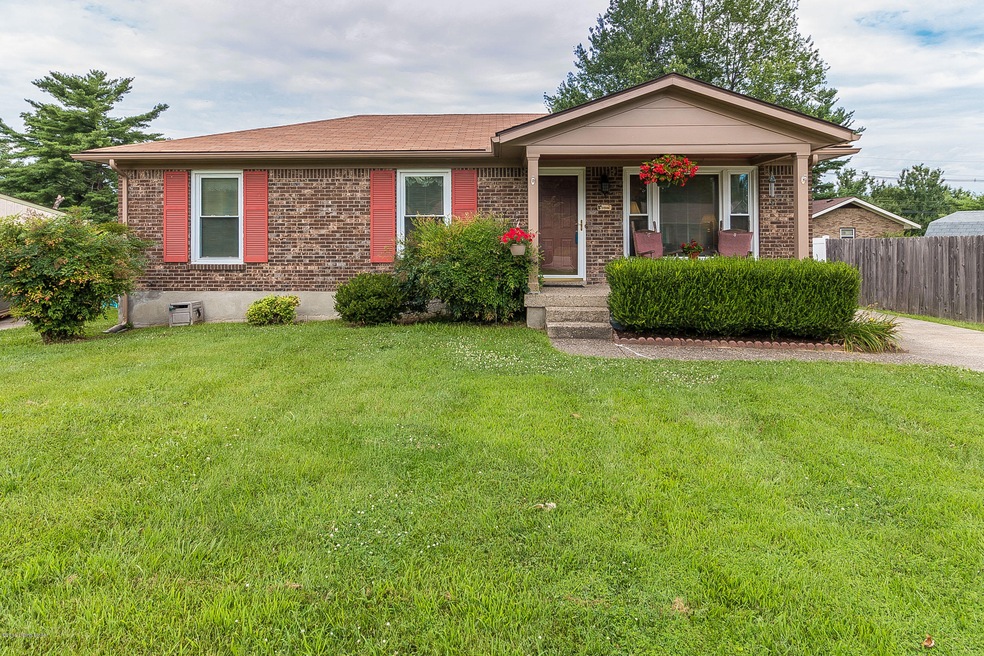 8302 Olive Hill Ct, Louisville, KY 40228 - photo 1