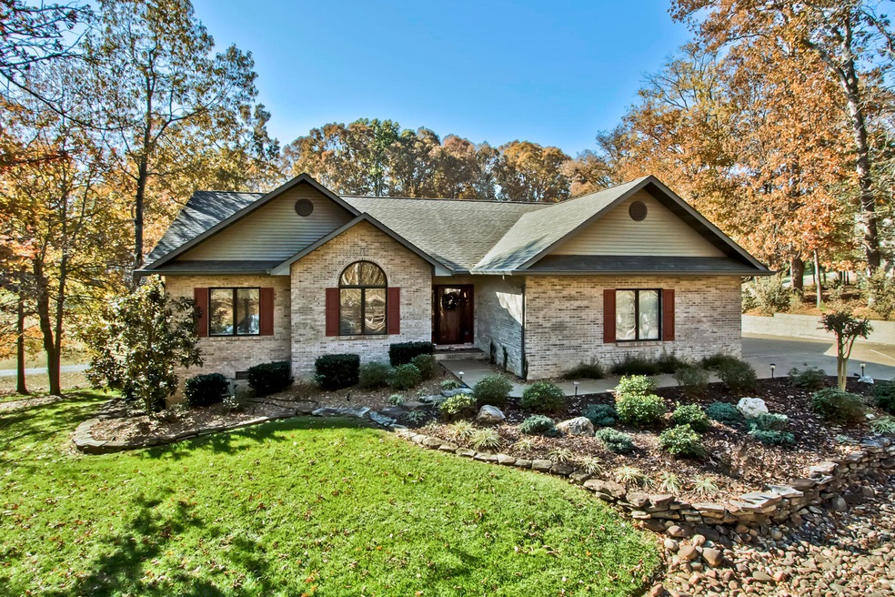 01_152 Oostanali Way_Front