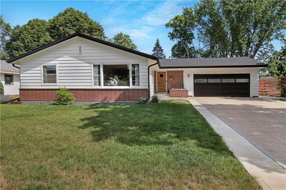 Welcome to 309 E Macarthur!