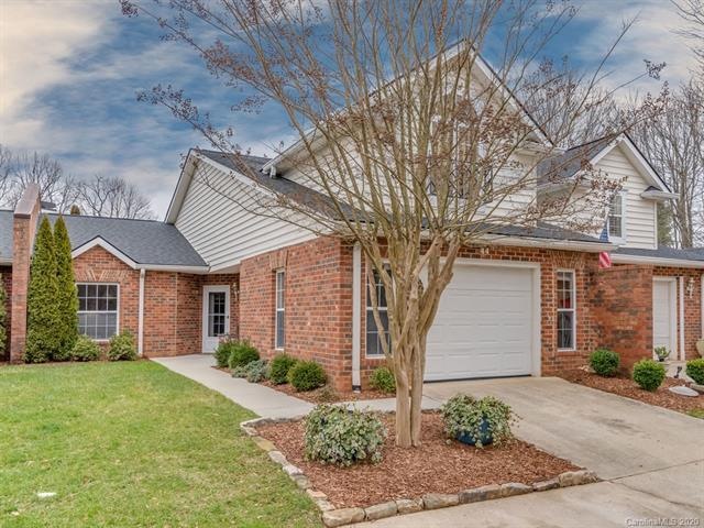 44 Lake Pointe Cir, Hendersonville, NC 28792 - photo 1