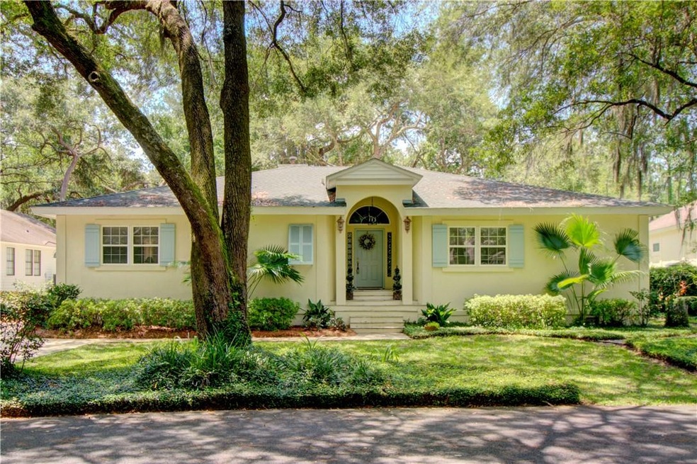 30 West Lake Dr