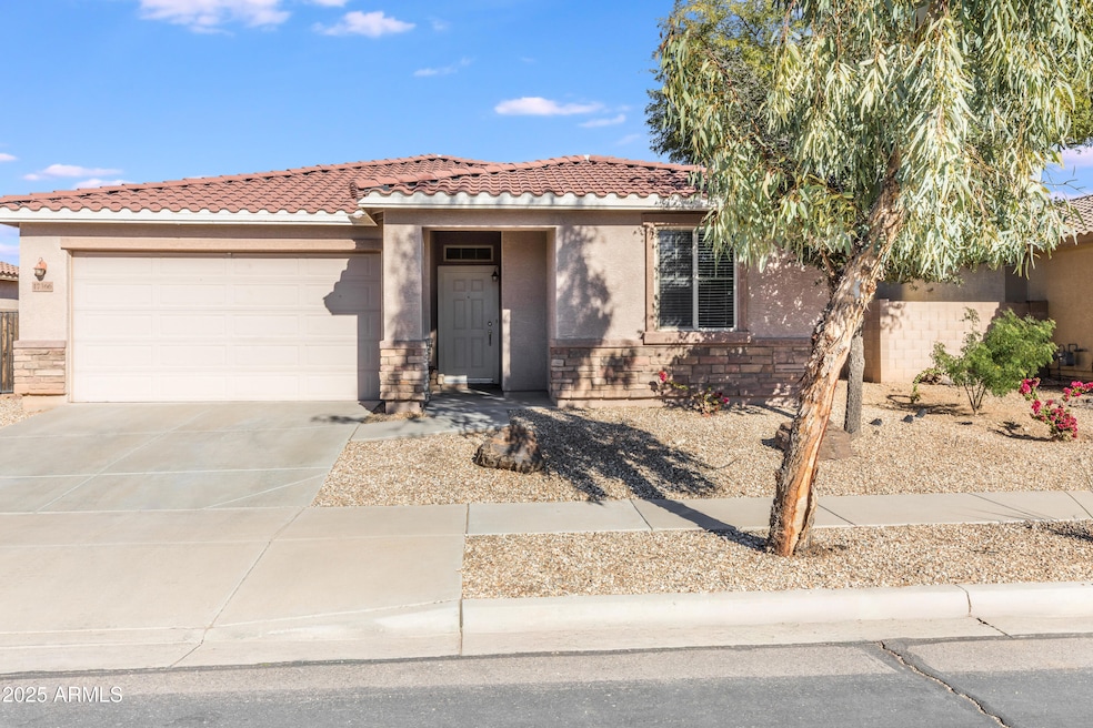 17366 W Fetlock Trail, Surprise, AZ 85387 - photo 1