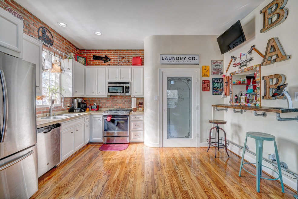 3667 Main Plaza Dr, Houston, TX 77025 - photo 1