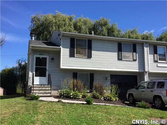 Exterior Front Updated townhouse on Tommys Trail!