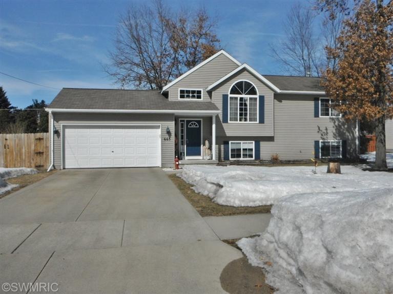 665 Hunt St SE, Lowell, MI 49331 - photo 1