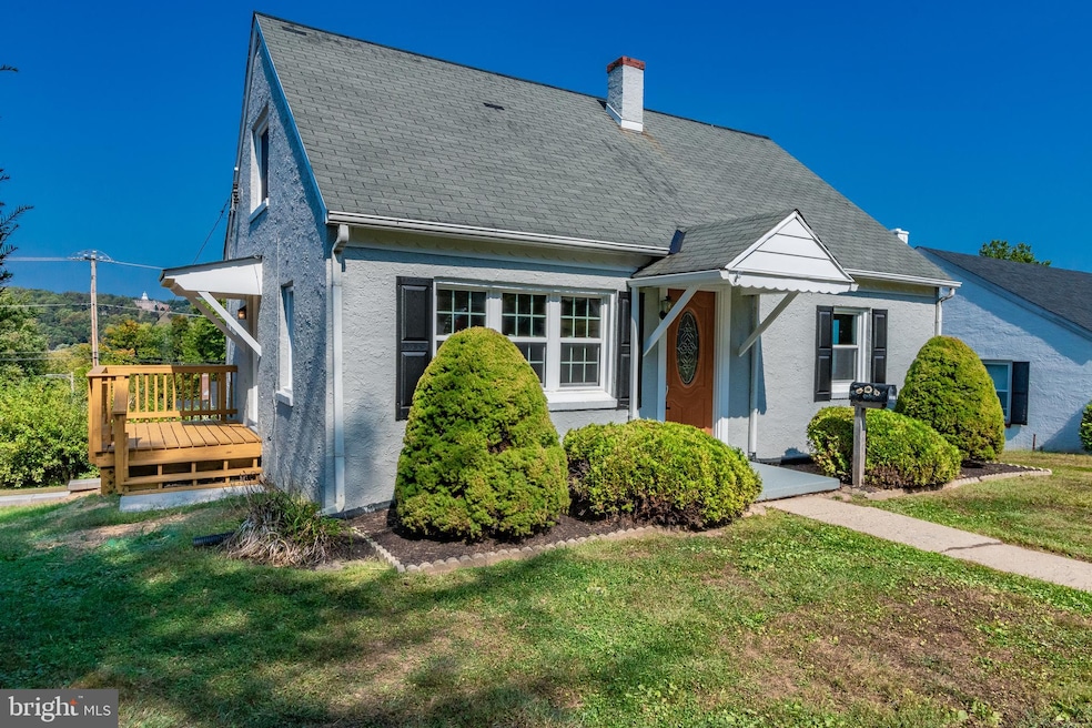 1501 Oak St, Coatesville, PA 19320 - photo 1