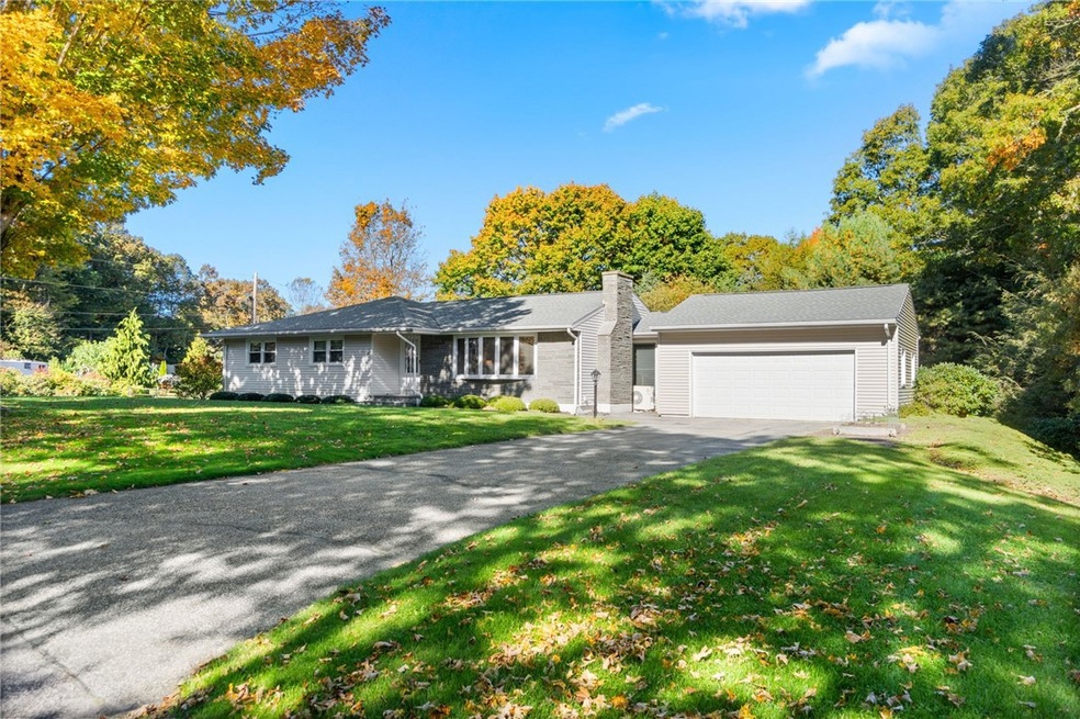 44 Old Post Rd, Westerly, RI 02891 - photo 1