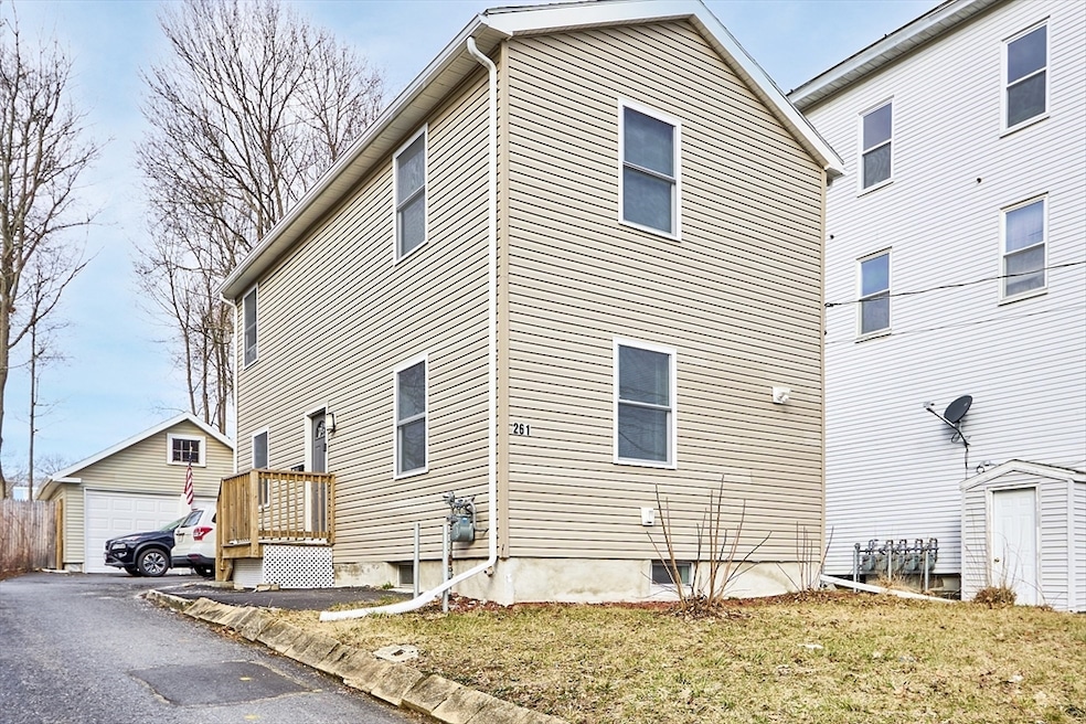261 Main St, Gardner, MA 01440 - photo 1