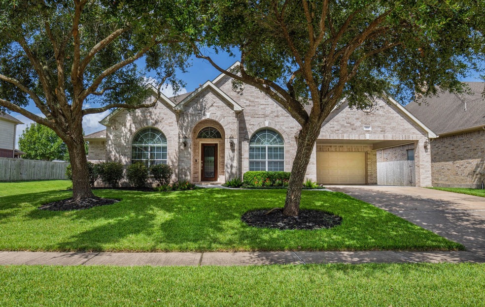 2111 Trinity Manor Ln, Richmond, TX 77469 - photo 1