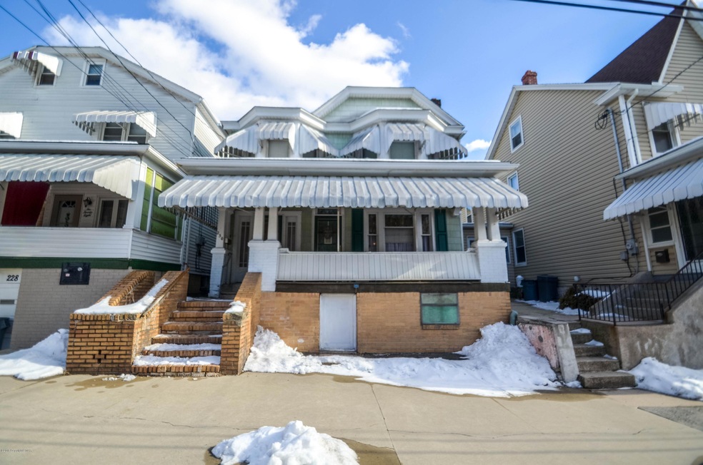 230 W Bertsch St, Lansford, PA 18232 - photo 1