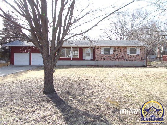 3407 SW 37th St, Topeka, KS 66614 - photo 1