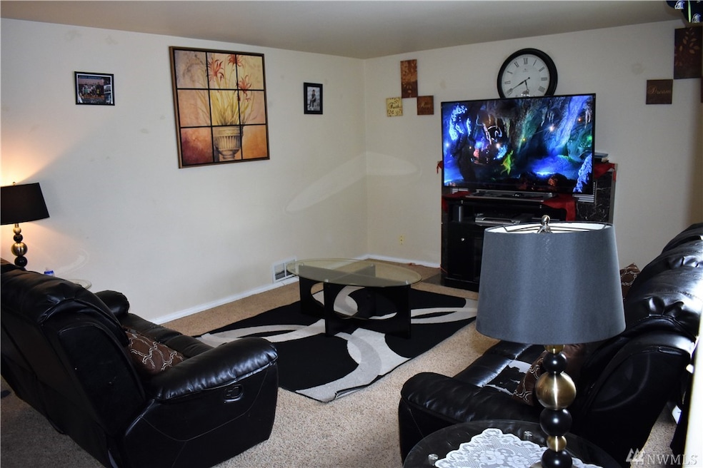 810 N Baker Ave, East Wenatchee, WA 98802 - photo 1