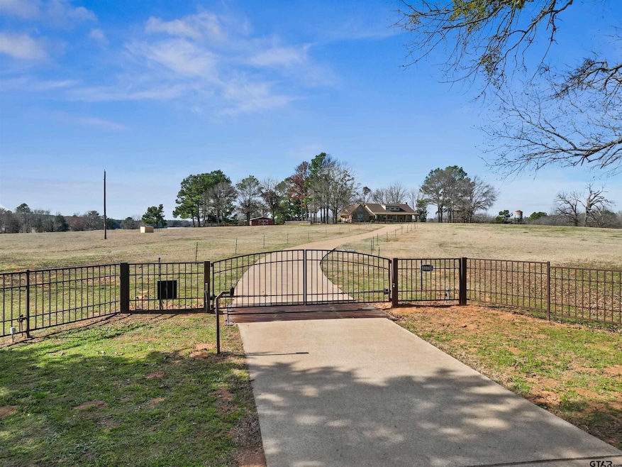 Pending $999,885 • Co-Listing Agent