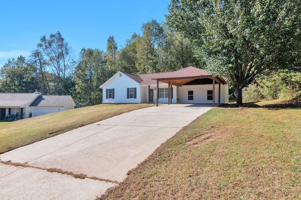 4408 Sagebrook Ct, Gillsville, GA 30543 - photo 1