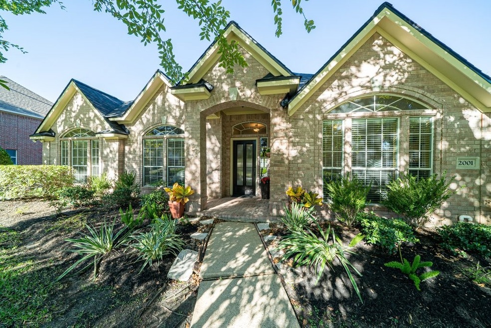 2001 Trail View, Friendswood, TX 77546 - photo 1