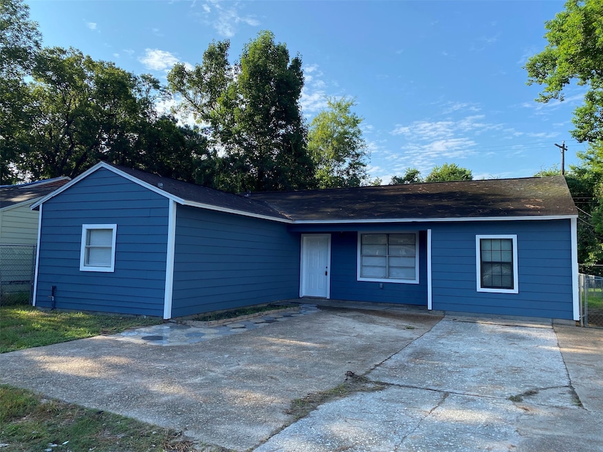 5918 Guadalupe St, Houston, TX 77016 - photo 1