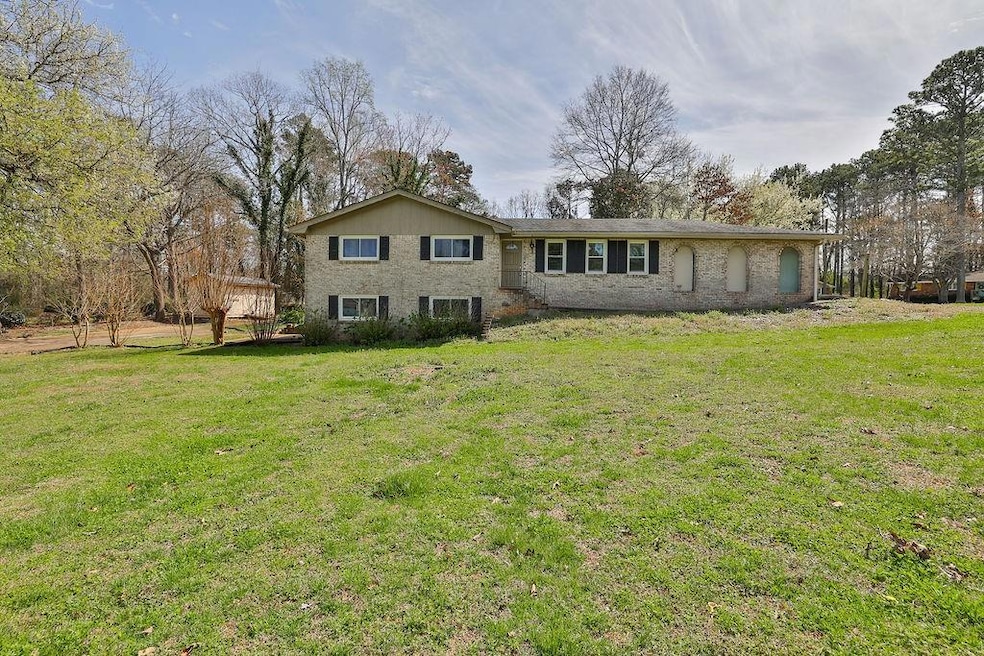 768 Dana Ct, Stone Mountain, GA 30087 - photo 1