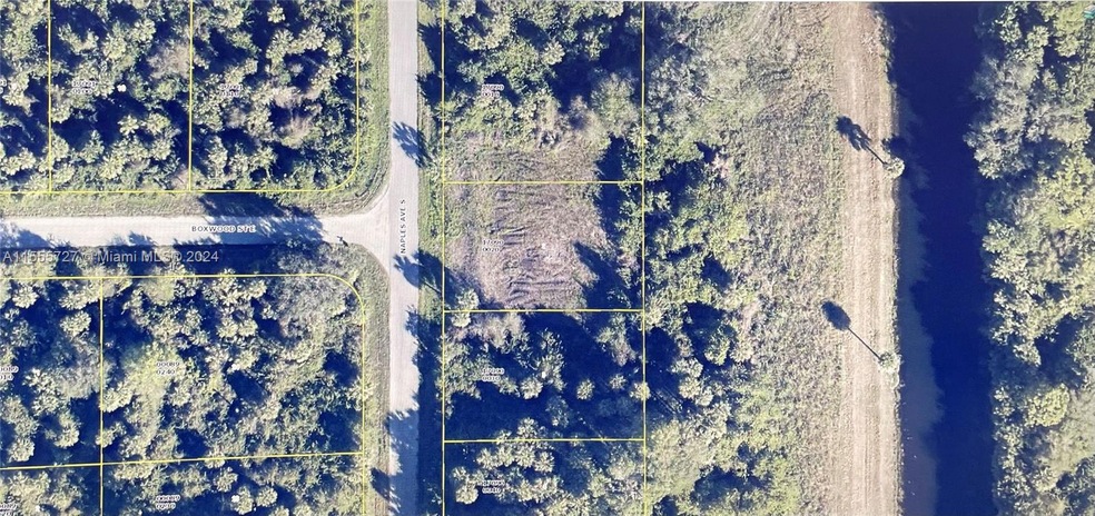 631 Naples Ave S, Lehigh Acres, FL 33974 - photo 1