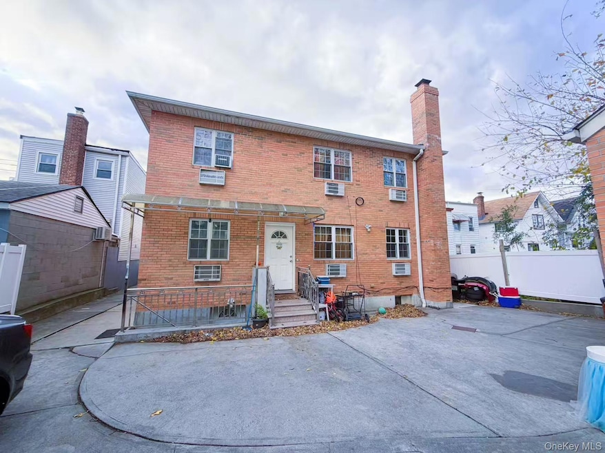 18-43 119th St, College Point, NY 11356 - photo 1